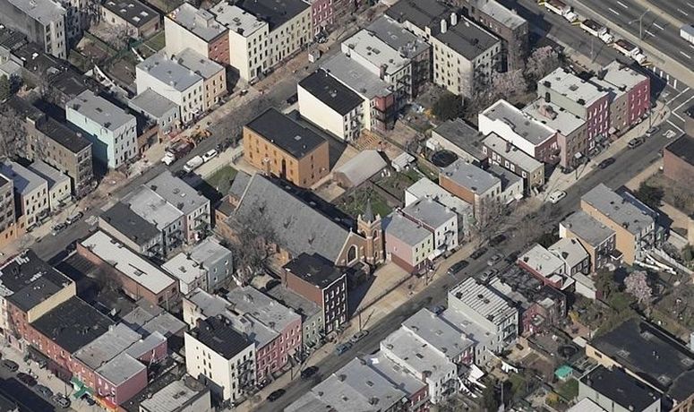 greenpoint: dupont street